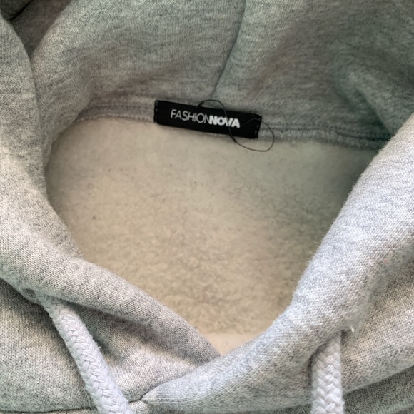 Fashion nova cropped hoodie - Picture 3 of 4